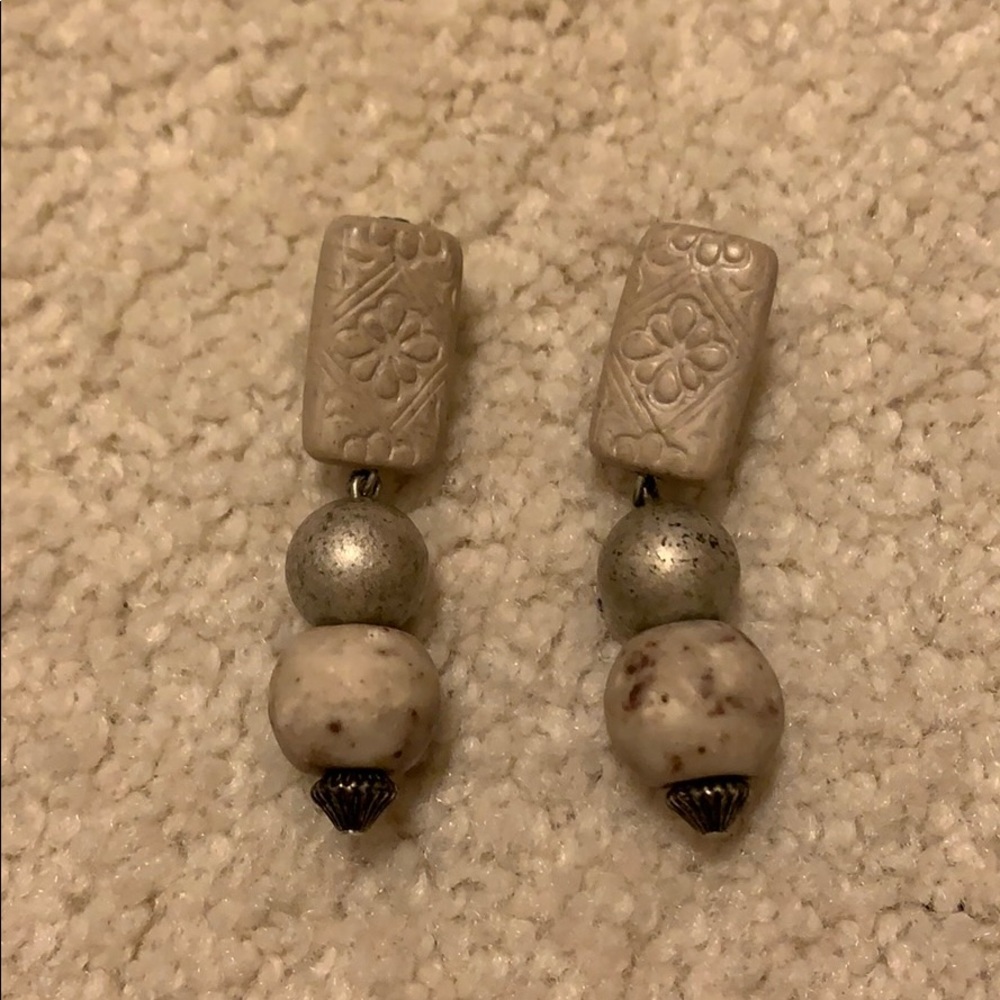 Post earrings. -  3/20